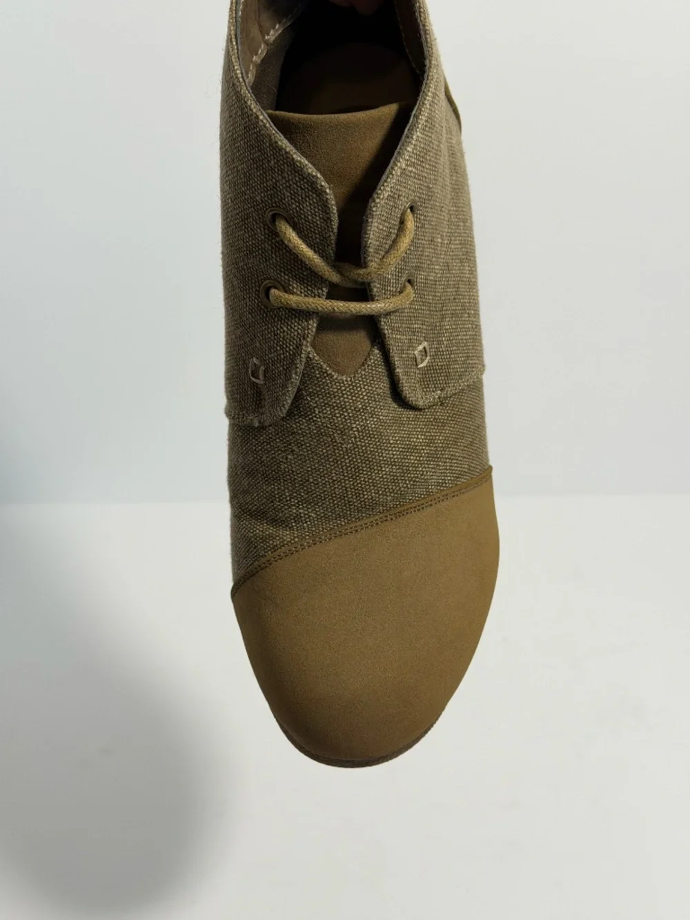 Pierre Dumas Tan Khaki Canvas Faux Suede Lace Up Chukka Wedge Booties Women's 7